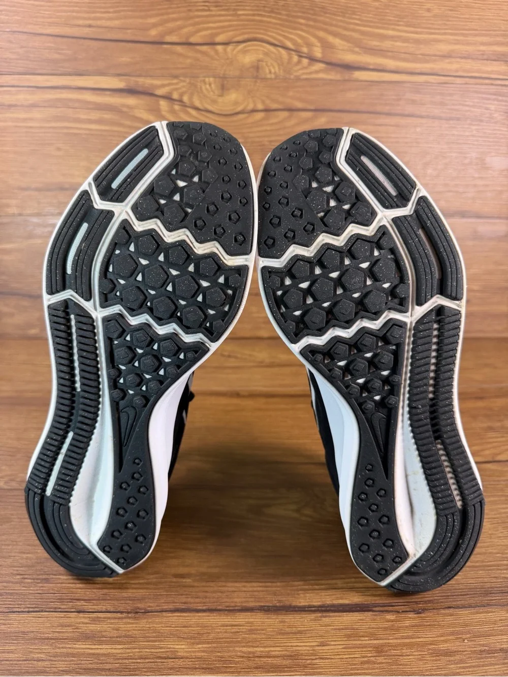 Nike Downshifter 8 Running Shoes Women’s Size‎ 8.5 Sneakers